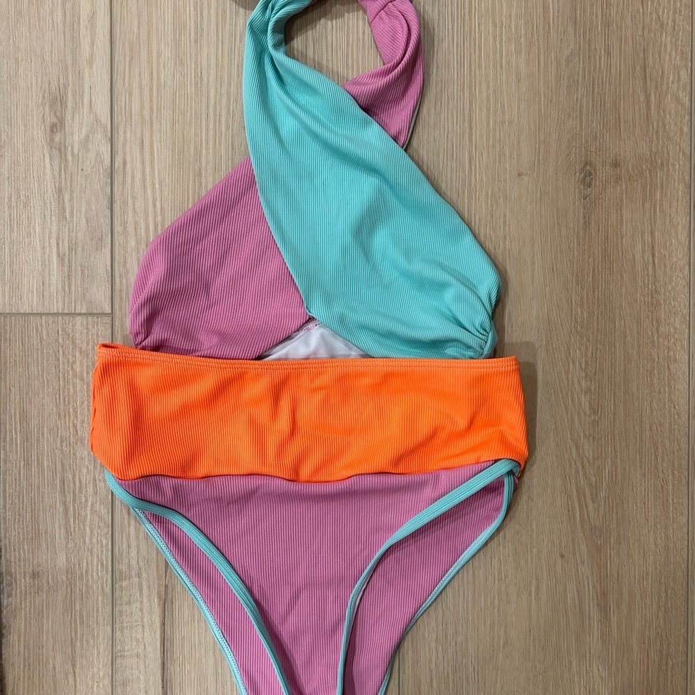 Colorblock ribbed high rise suit